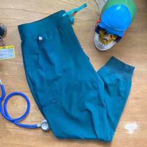 FIGS Traditional Core Color Green Scrub Bottom